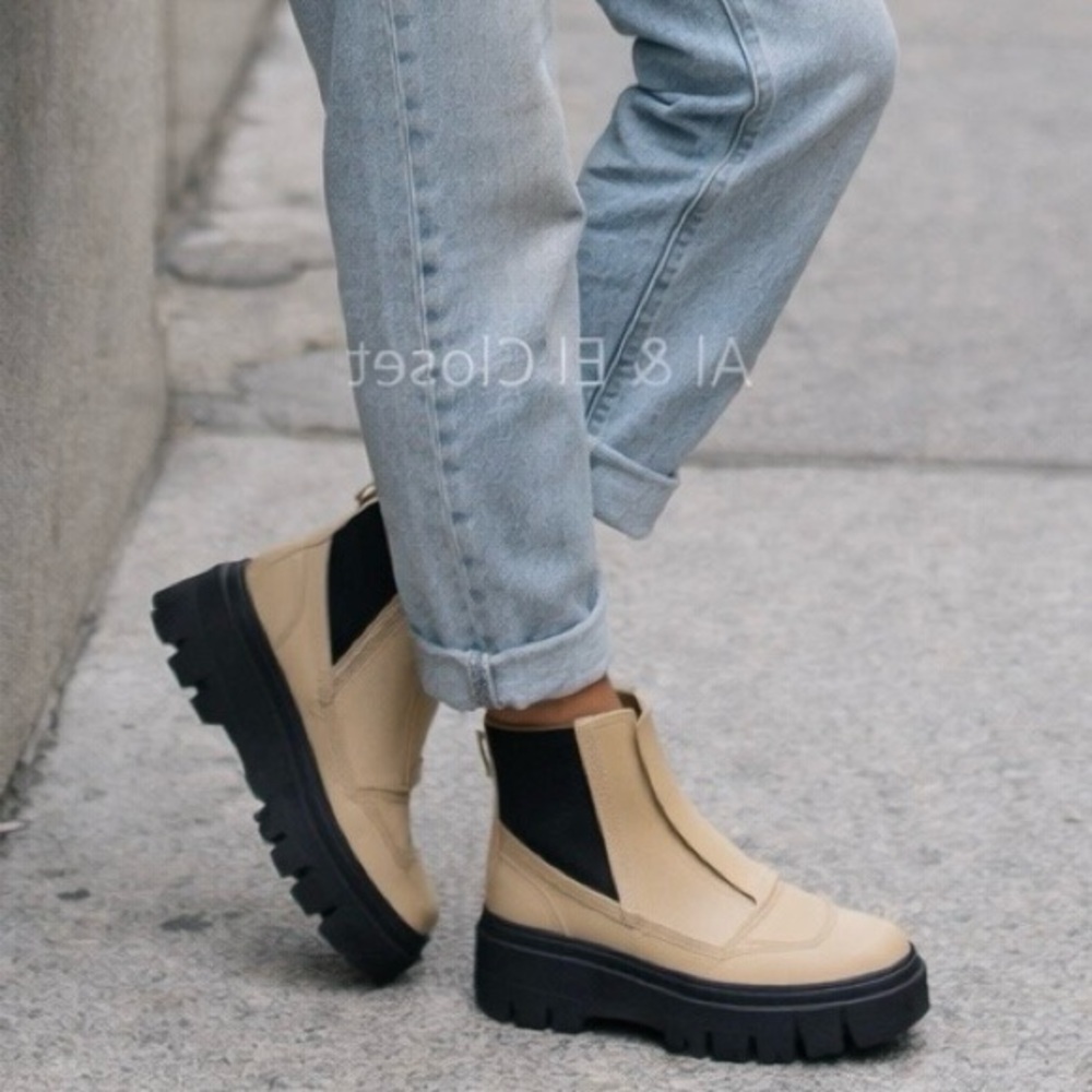 Sorel Caribou X Chelsea WP Tan Waterproof Chunky Lug Boots Women’s 9.5 NIB